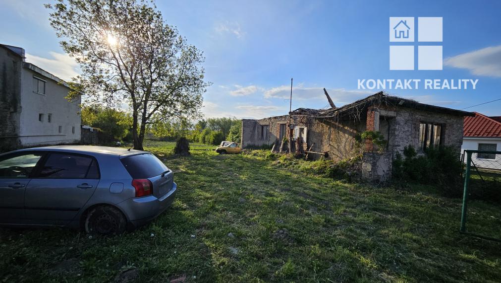 Perfektný pozemok na dom alebo projekt viacerých domov