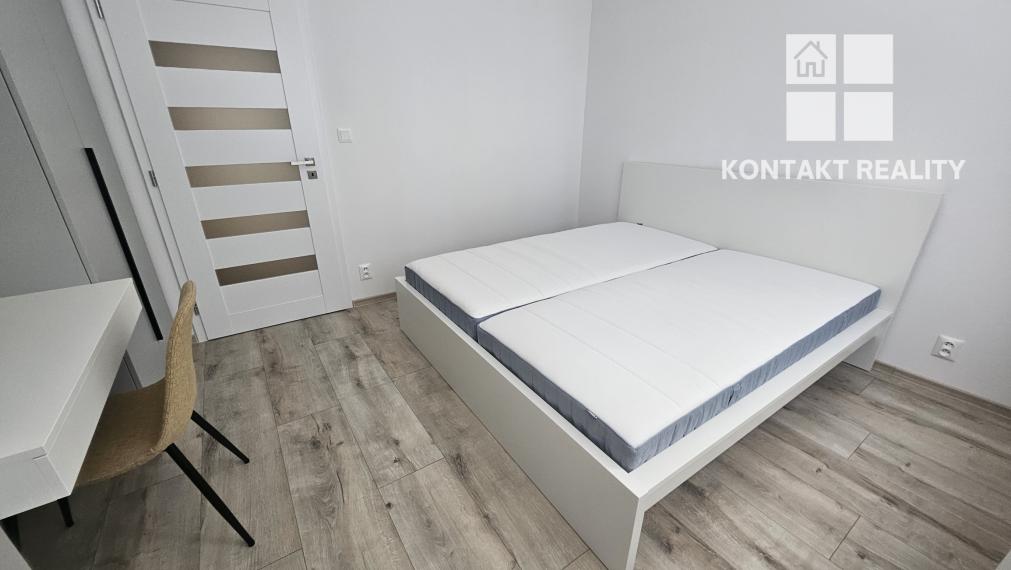 Prenájom moderný 2-izbový byt s vlastným parkovacím miestom