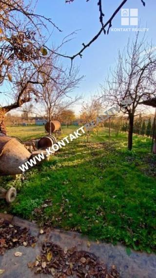 Záhrada a rodinný dom s pozemkom 1272 m2, Veľká Ida