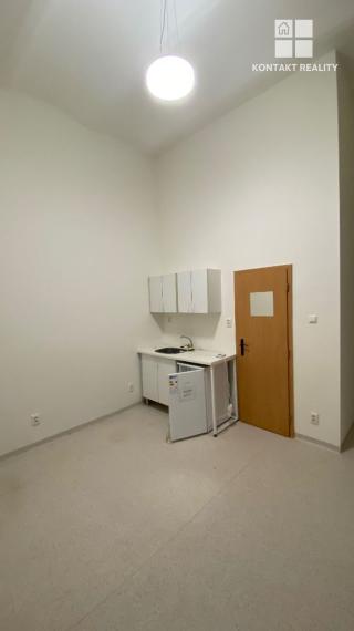 Kancelársky - obchodný priestor 57 m2, Alžbetina, Staré m