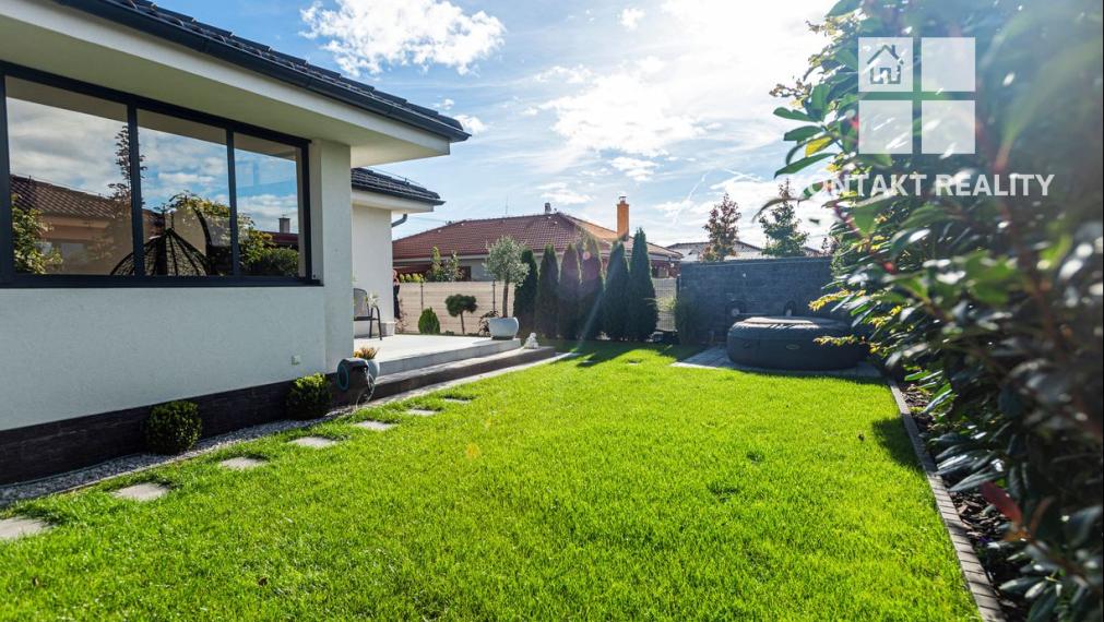 Rezervované.... Pekný tehlový 4 izb. RD - bungalov, zimná terasa, Geča, blízko Košíc 