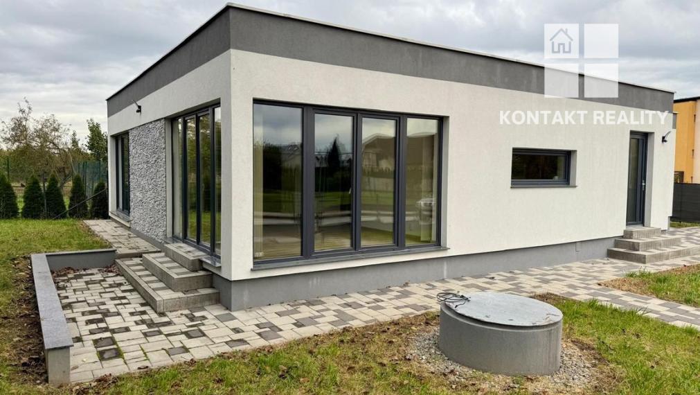 Moderný 5 izb. rodinný dom, typ bungalov na peknom slnečnom mieste len 18 km od Košíc, obec Seňa