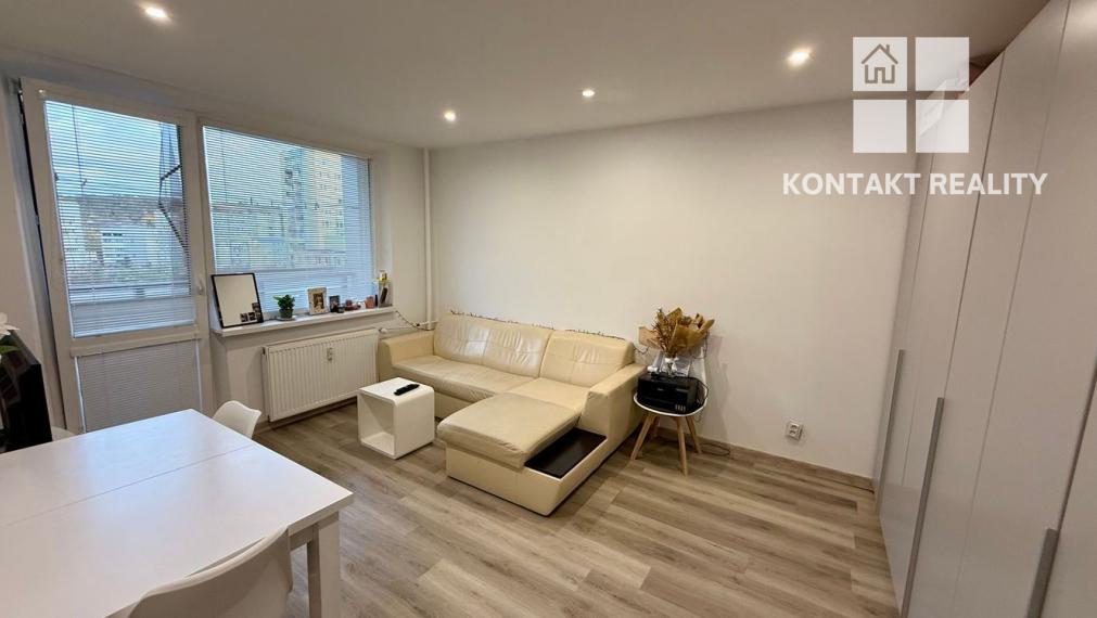 2 izb. byt, Palárikova, Juh, 36m2, lodžia, kompl. rek., 7.p