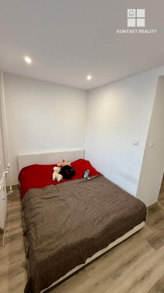 2 izb. byt, Palárikova, Juh, 36m2, lodžia, kompl. rek., 7.p