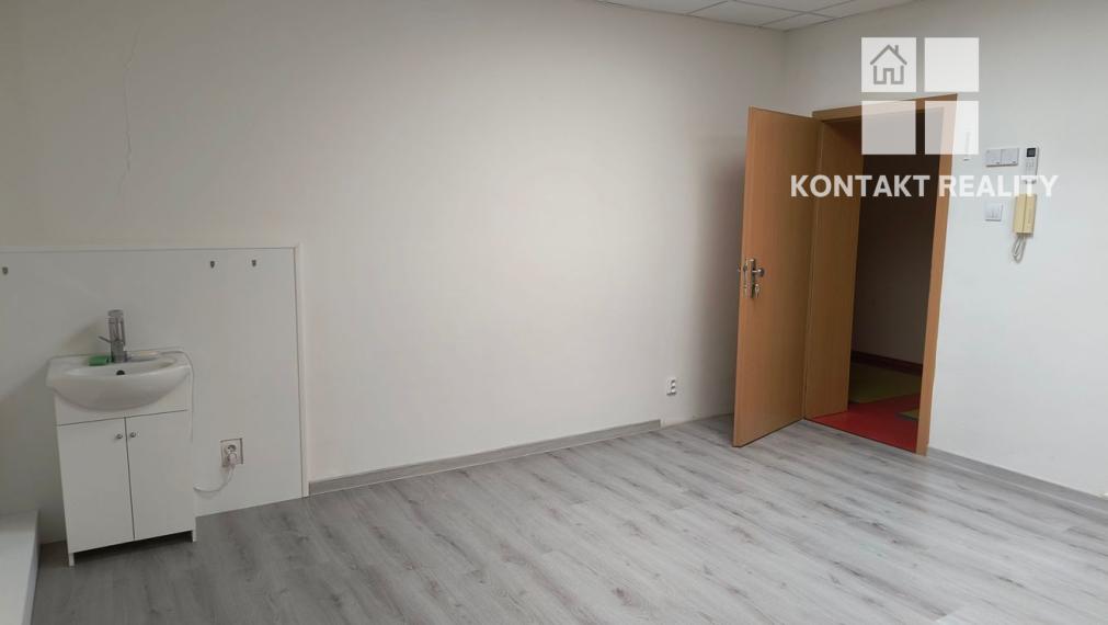 Kancelária 19 m2, ul. Hlinkova, Sever, dobré parkovanie