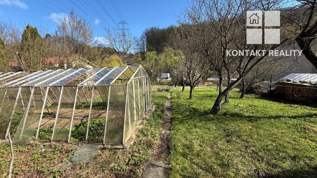 Záhradná chata s priestranným pozemkom 1444m2 Baška časť Maša