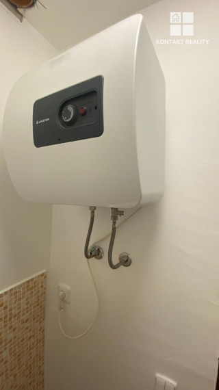 Obchodný / kancelársky pr., 27 m2 ul. Masiarska - Hlavná, pasáž Valentína