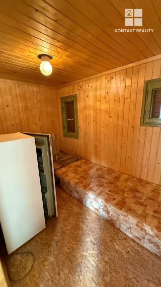 Drevená chata a záhrada, Ťahanovce ul. Brusnicová, blízko mesta