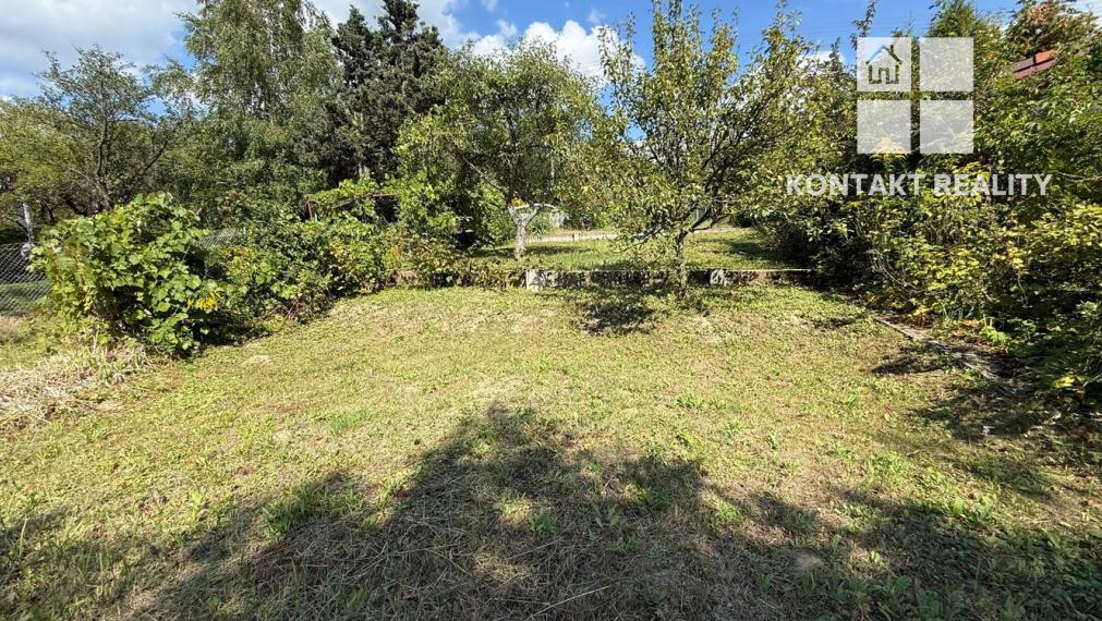 Drevená chata a záhrada, Ťahanovce ul. Brusnicová, blízko mesta