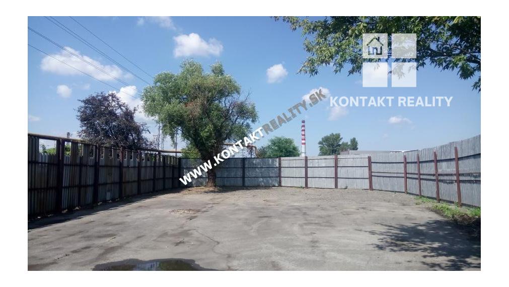Na prenájom oplotený pozemok 704m2