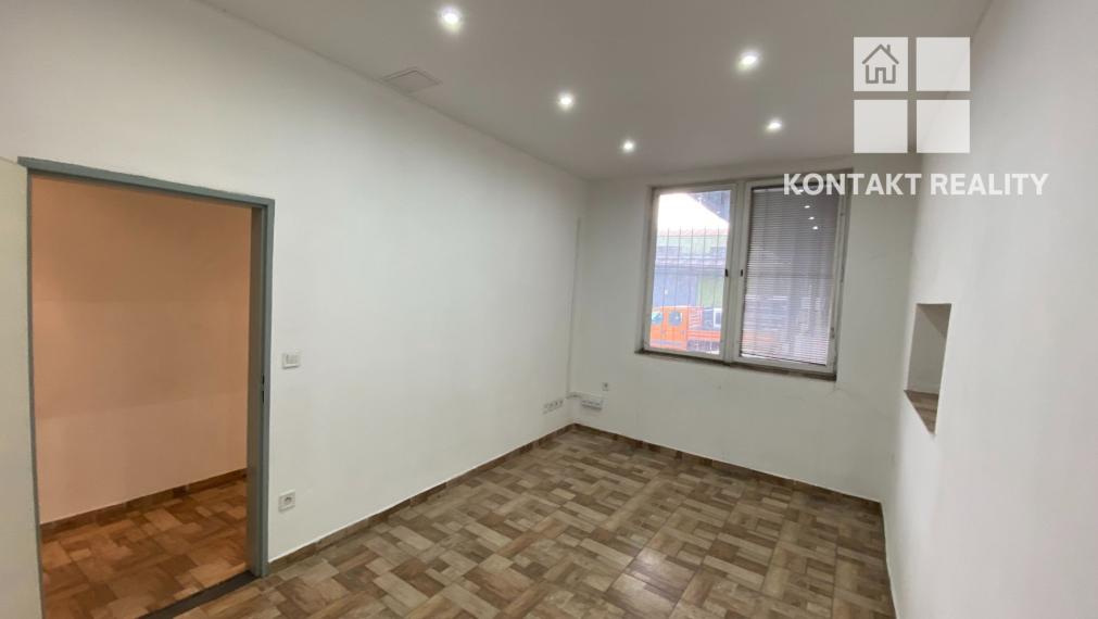 Skladový priestor 849 m2, Južné nábrežie, Vyšné Opátske,