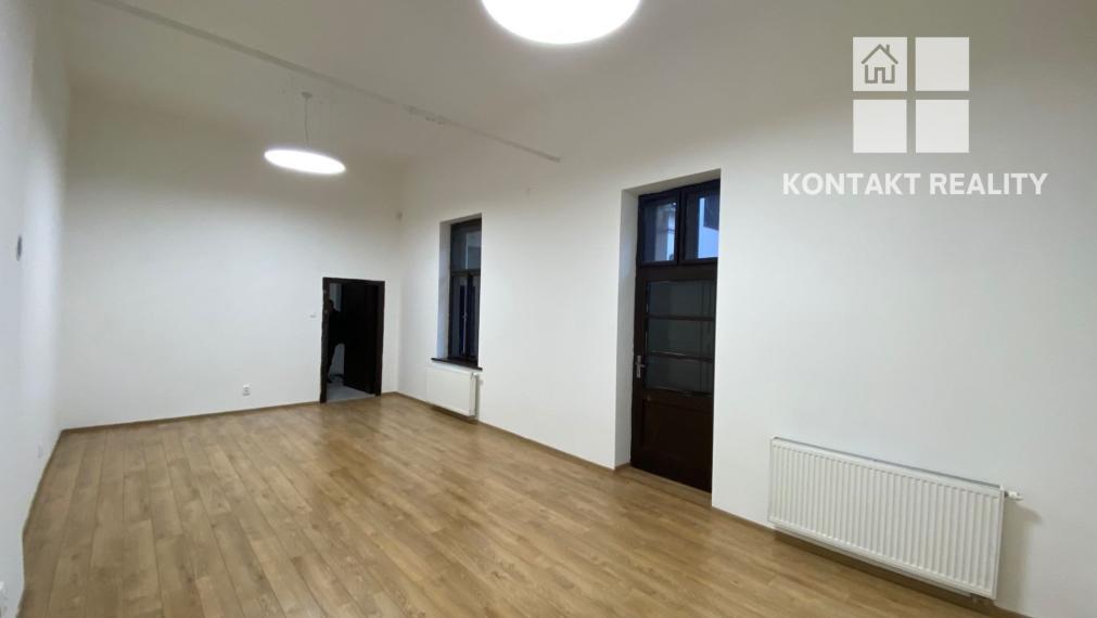 Kancelársky - obchodný priestor 57 m2, Alžbetina, Staré m