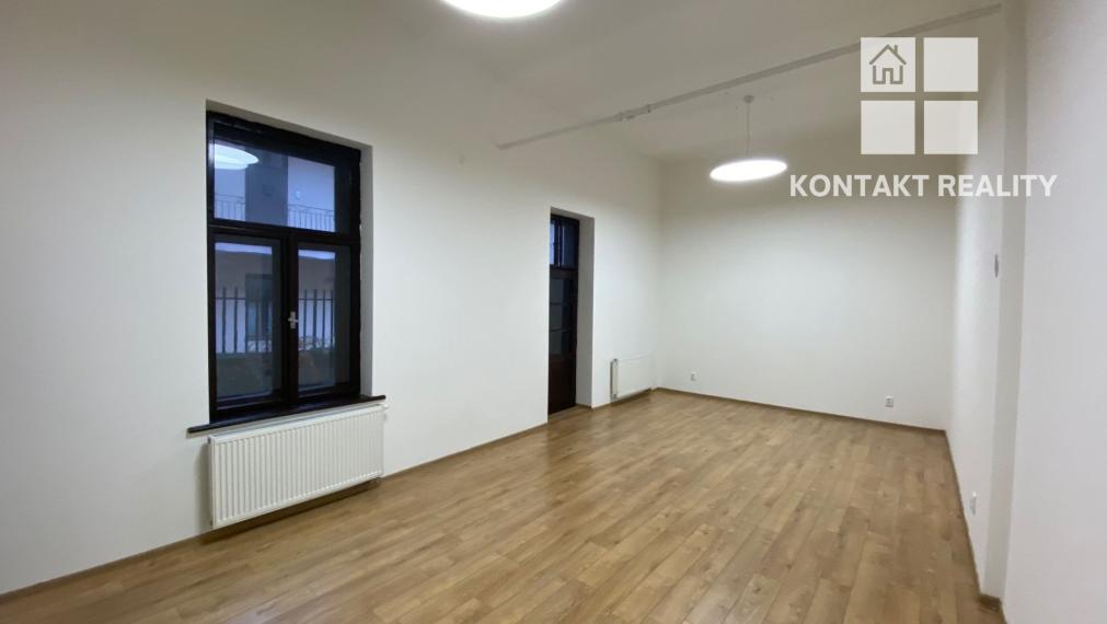 Kancelársky - obchodný priestor 57 m2, Alžbetina, Staré m