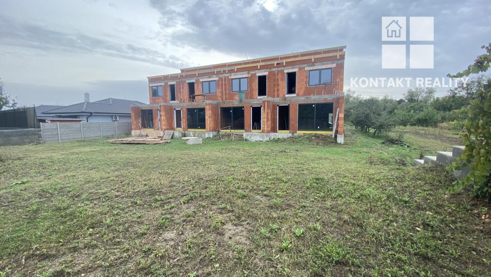 Rodinný dom 192 m2 + garáž, Nižná Hutka, blízko Košic