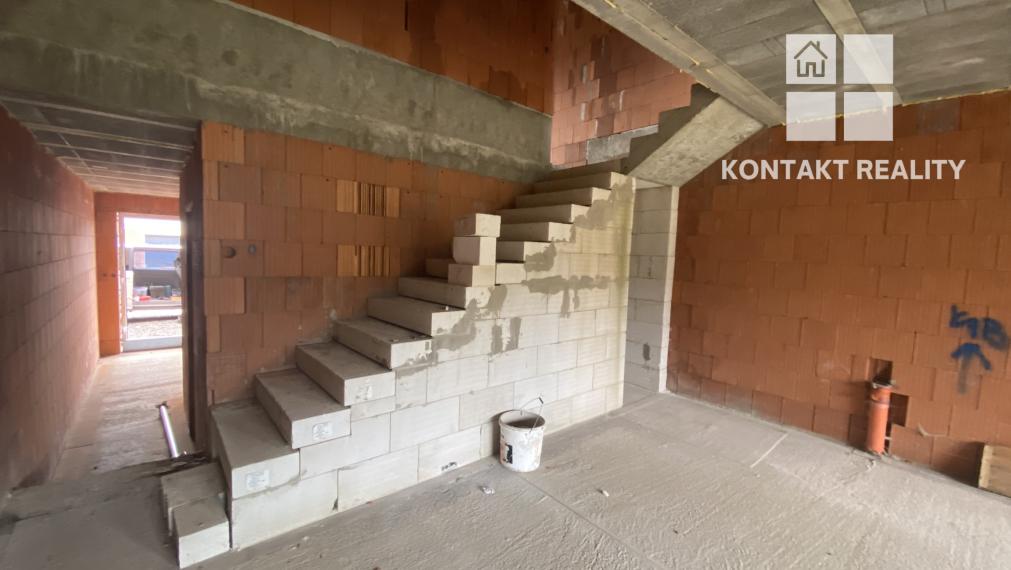 Rodinný dom 192 m2 + garáž, Nižná Hutka, blízko Košic