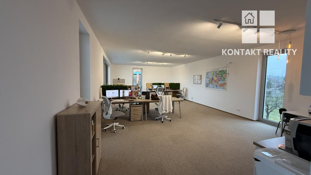 Súbor kancelárií 180 m2 + parkovanie, ul. Osloboditeľov Barca