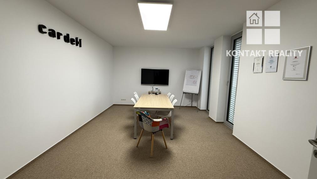 Súbor kancelárií 180 m2 + parkovanie, ul. Osloboditeľov Barca