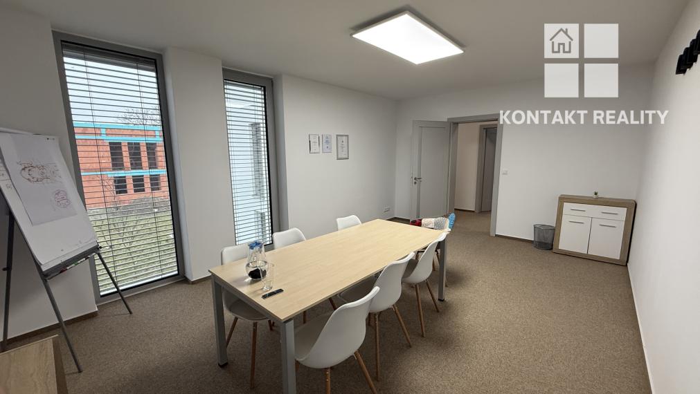 Súbor kancelárií 180 m2 + parkovanie, ul. Osloboditeľov Barca