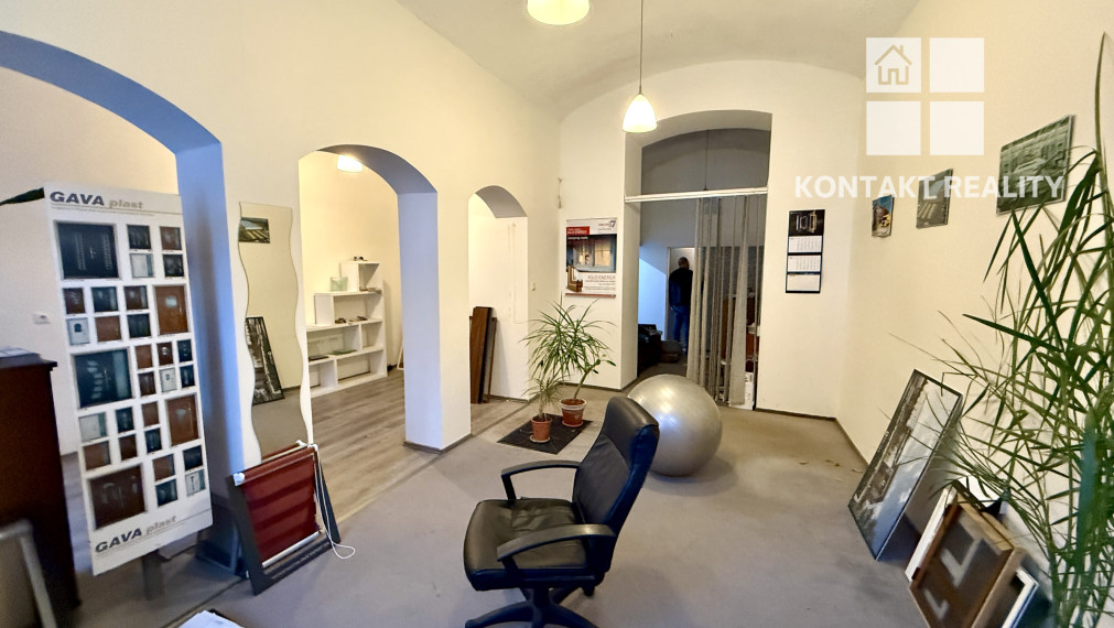 Obchodný priestor s oknami na ulicu 50 m2 prízemie, ul. Kováčska