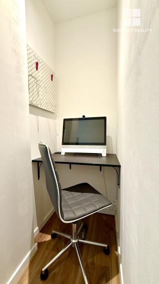 Ponúkame 2 izb. byt na adrese Komenského, blízko Centra mesta