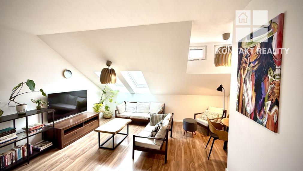 Ponúkame 2 izb. byt na adrese Komenského, blízko Centra mesta