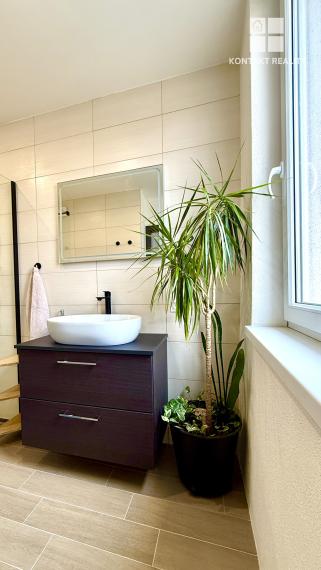 Ponúkame 2 izb. byt na adrese Komenského, blízko Centra mesta