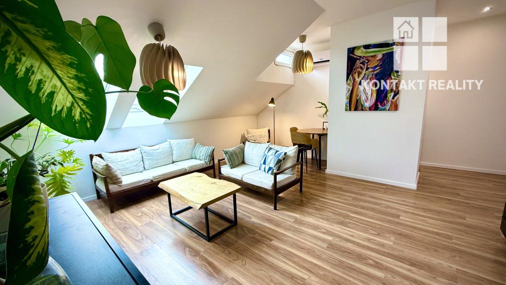 Ponúkame 2 izb. byt na adrese Komenského, blízko Centra mesta