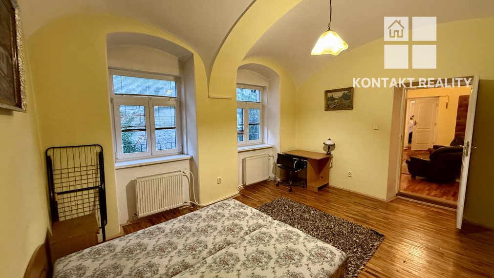 Na prenájom 2 izb. byt, ul. Hlavná, Staré mesto, Centrum + parkovanie