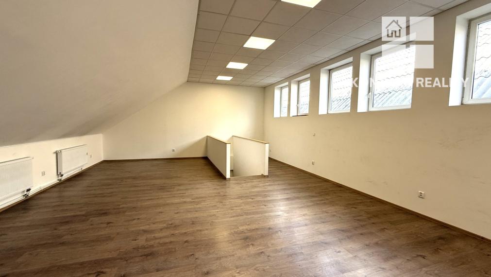 Obchodný - kancelársky priestor, suchý sklad 66 m2, poschodie