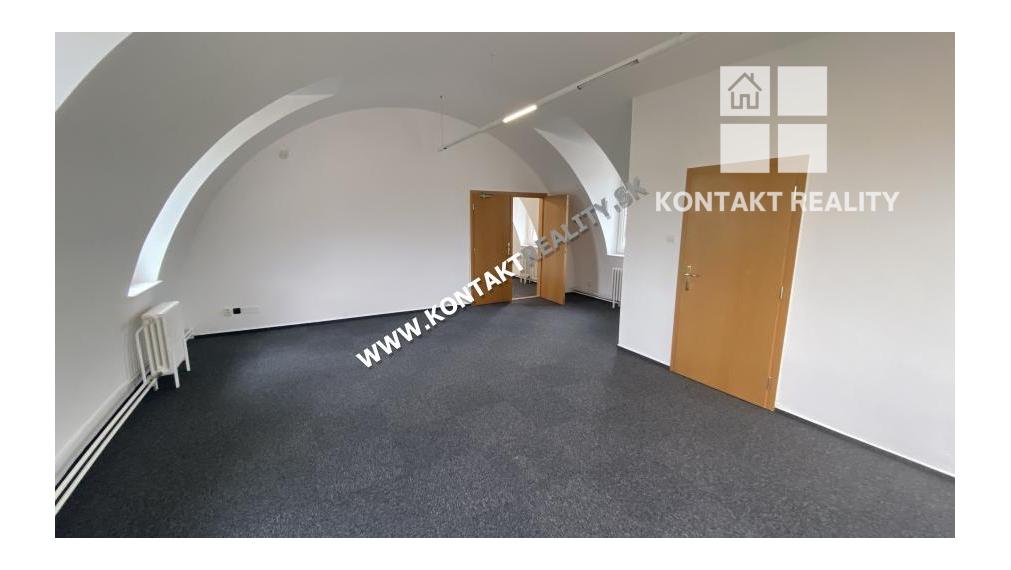Kancelársky priestor 200 m2, balkón, parkovacie miesta