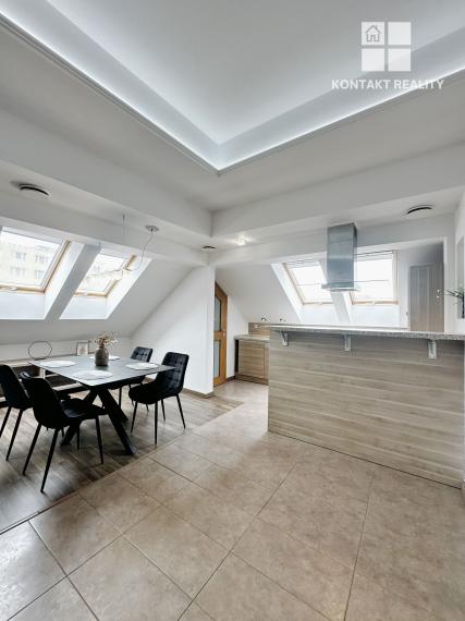 Priestranný podkrovný 3 izb. byt na prenájom pri OC Aupark, Centrum mesta