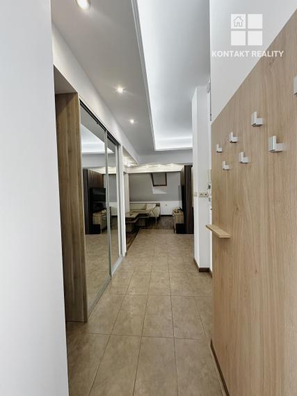 Priestranný podkrovný 3 izb. byt na prenájom pri OC Aupark, Centrum mesta