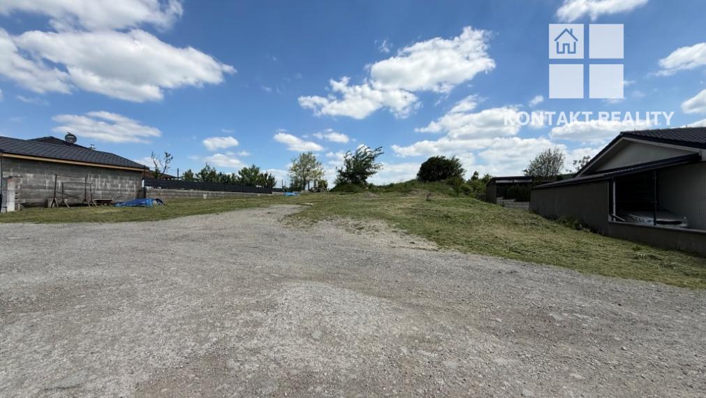 Slnečný stavebný pozemok 840 m2 Vajkovce, Slnečná stráň