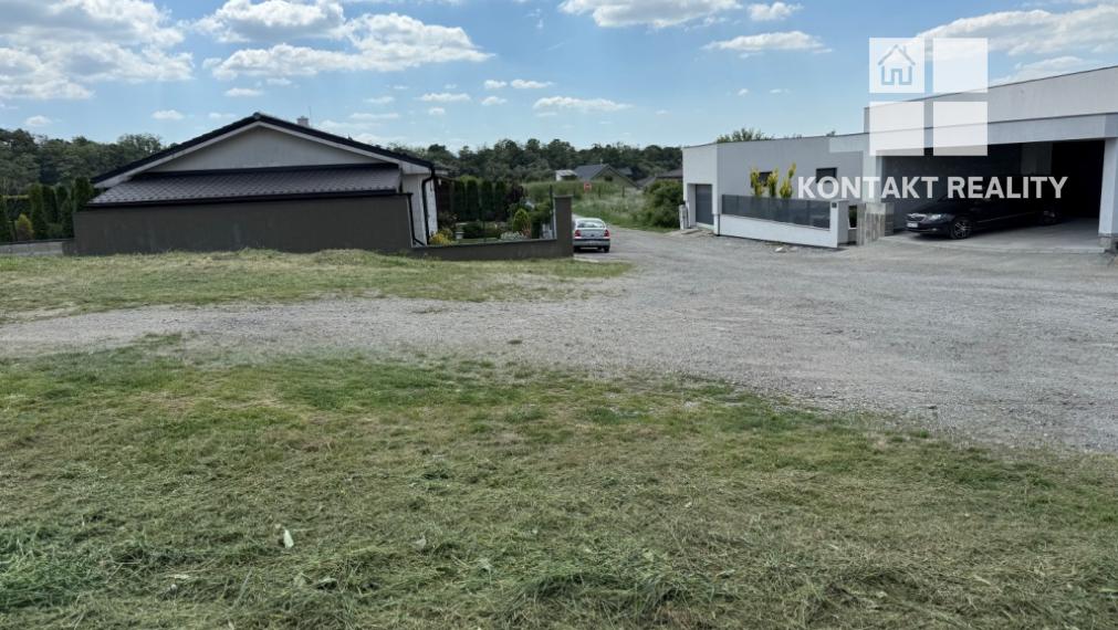 Slnečný stavebný pozemok 840 m2 Vajkovce, Slnečná stráň