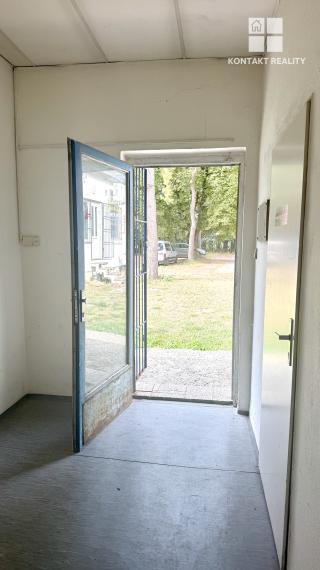Kancelária, suchý sklad, malý obchodný priestor 35 m2 Jakobyho ul., Sever