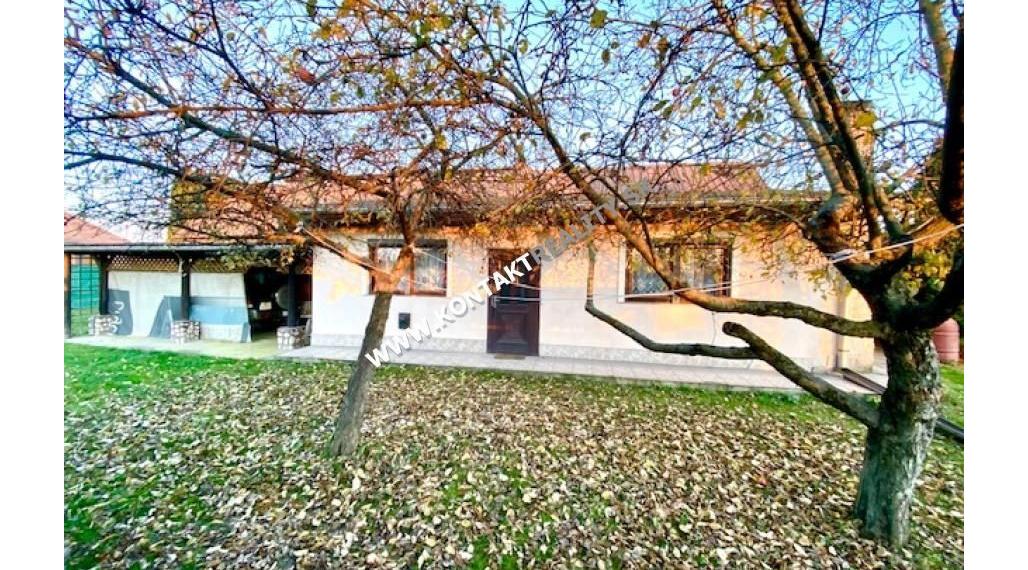 Rodinný dom v obci Veľká Ida, 100m2, pozemok 1272 m2 - TOP