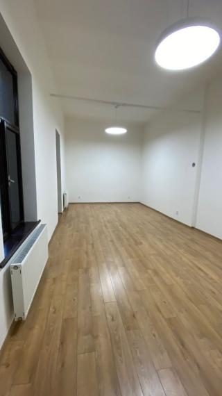 Kancelársky - obchodný priestor 57 m2, Alžbetina, Staré m