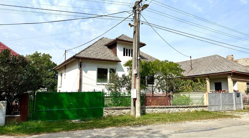 Rodinný dom 3 izb. 110m2, pozemom 1208m2, Čečejovce