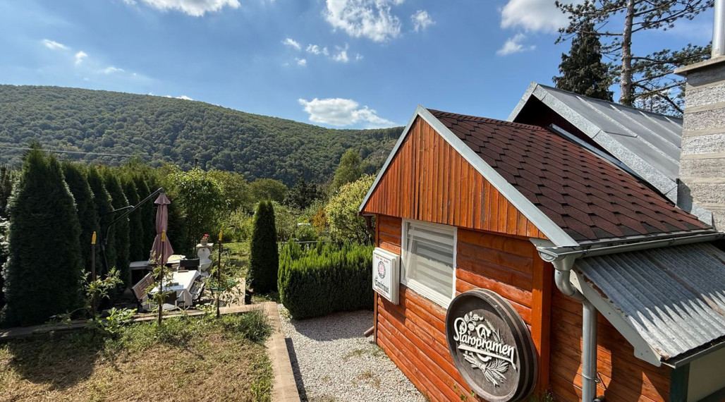 Záhrada a chatka blízko mesta, ul. Brusnicová, Ťahanovce