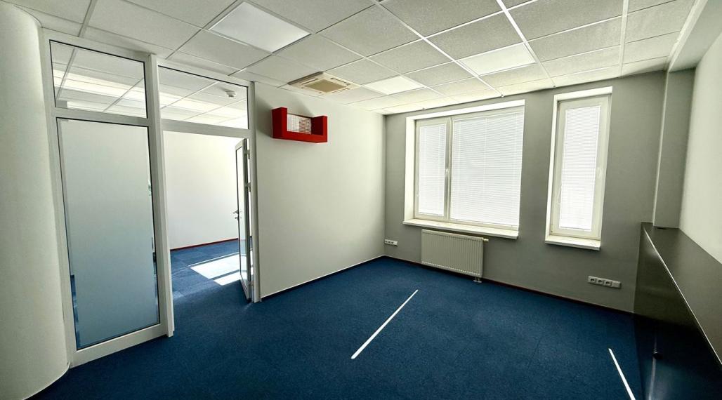 Administratívne priestory - kancelária 44 m2 ul. Mlynská, Centrum  Staré mesto