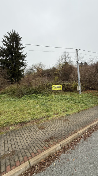 Svahovitý pozemok 656 m2, Sečovská cesta, Slivník, Furča