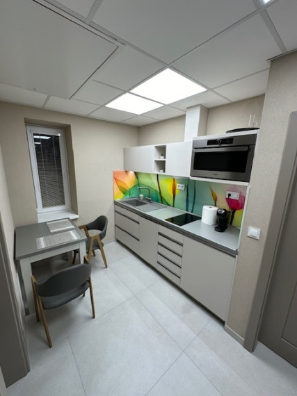 Prenájom zrekonštruovaného RD pre firmu, 4 x 2 posteľové izby, parkovanie