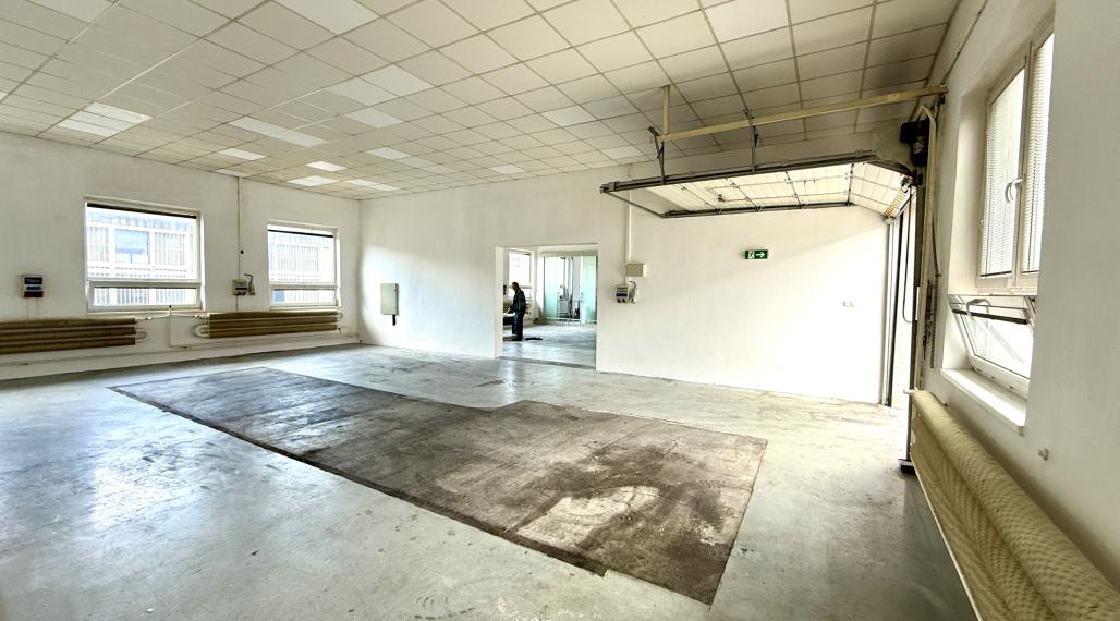 Obchodný priestor, sklad, výrobná dielňa 294 m2 (rampa s nájazdom)