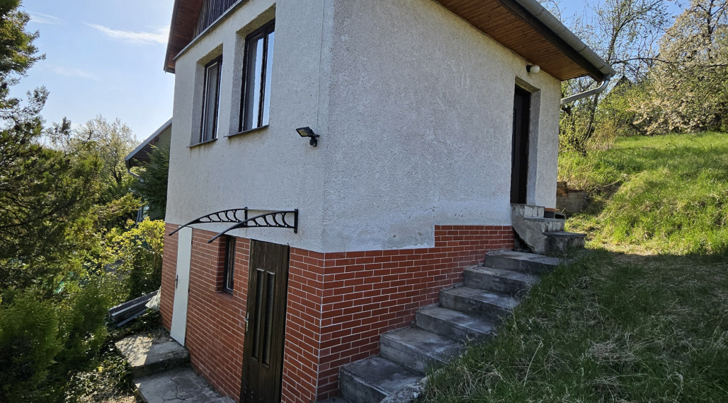 3-podlažná murovaná chata v obci Svinica