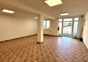 Na prenájom obchodný priestor 55 m2 na prízemí, ul. Jantárová - fotografia 2