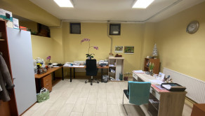 Obchodný priestor 160m2, prístrešok/sklad 96 m2, MČ JUH