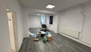 Obchodný priestor 160m2, prístrešok/sklad 32 m2, MČ JUH