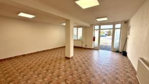 Na prenájom obchodný priestor 55 m2 na prízemí, ul. Jantárová