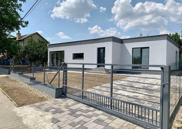 Moderný 5 izb. rodinný dom, typ bungalov na peknom slnečnom mieste len 18 km od Košíc, obec Seňa