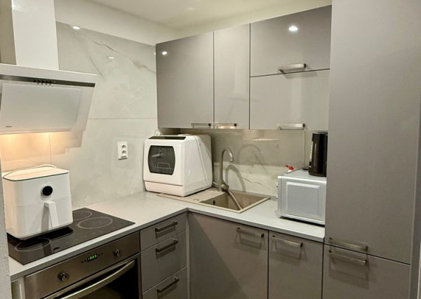 2 izb. byt, Palárikova, Juh, 36m2, lodžia, kompl. rek., 7.p